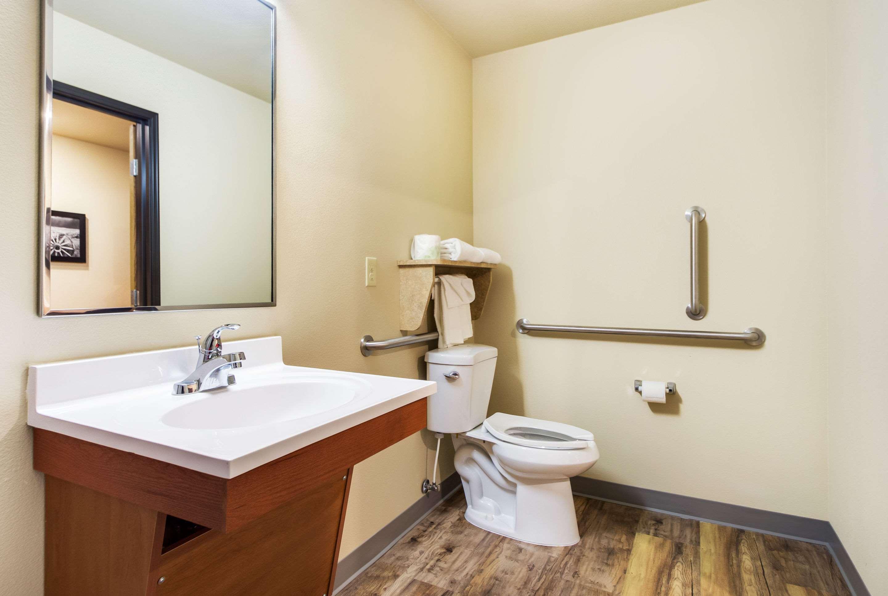 Econo Lodge Burlington Buitenkant foto