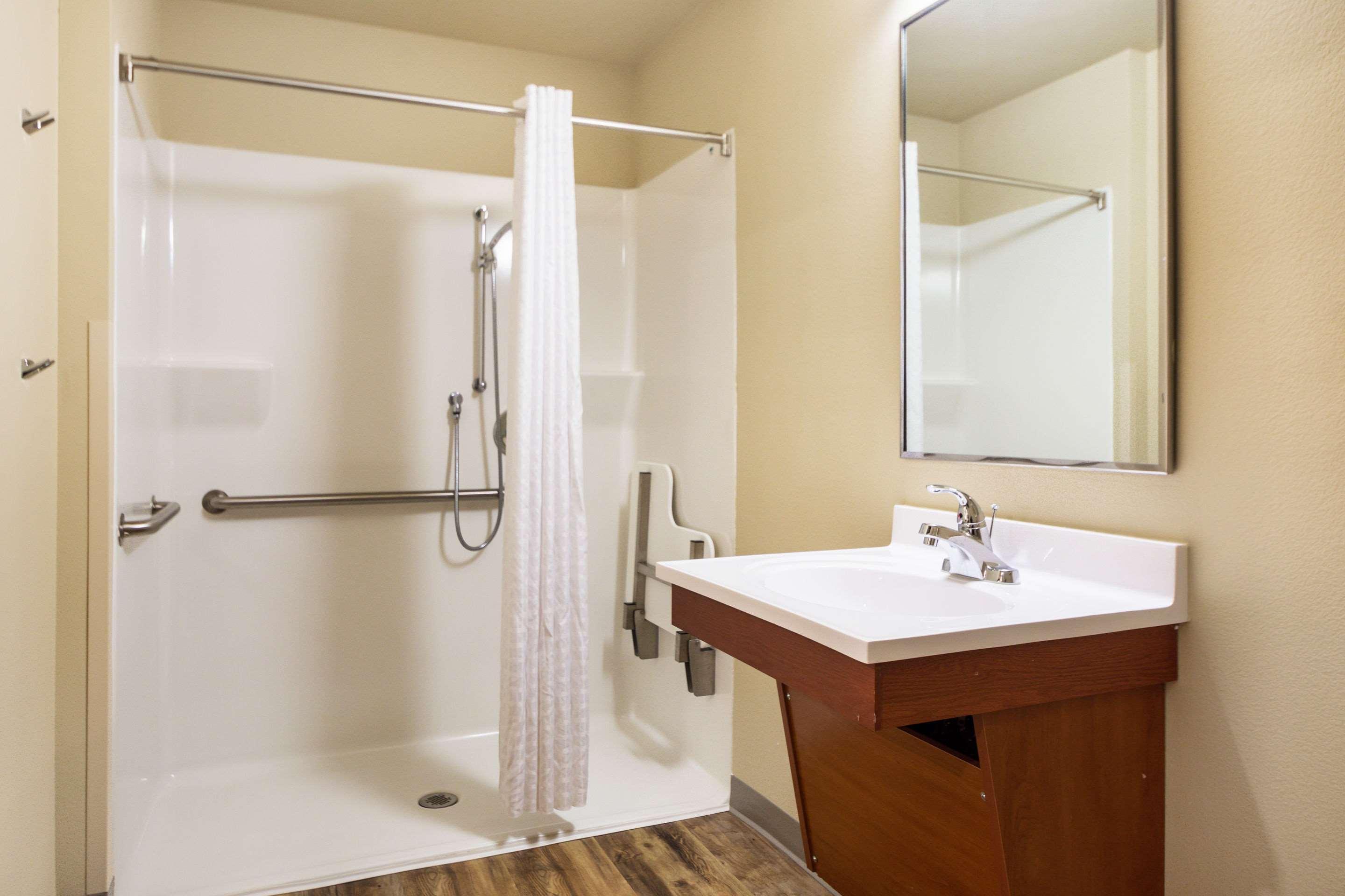 Econo Lodge Burlington Buitenkant foto
