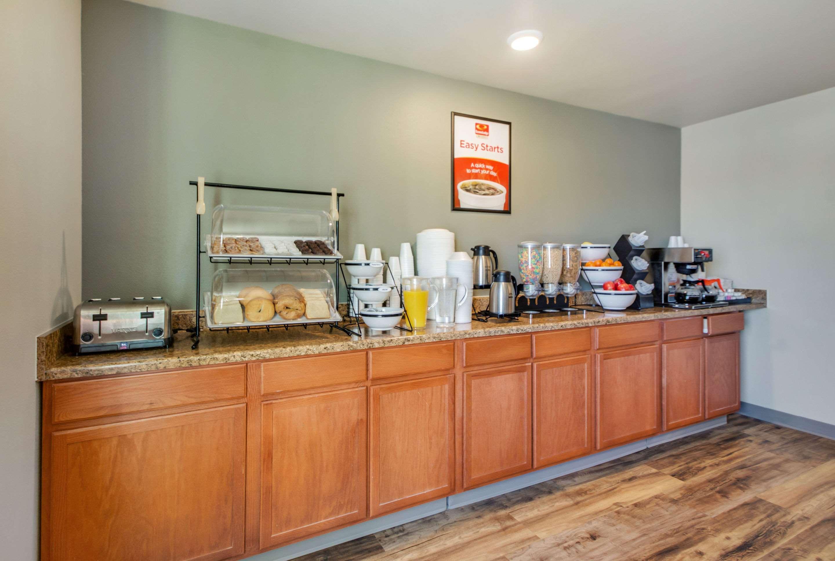 Econo Lodge Burlington Buitenkant foto