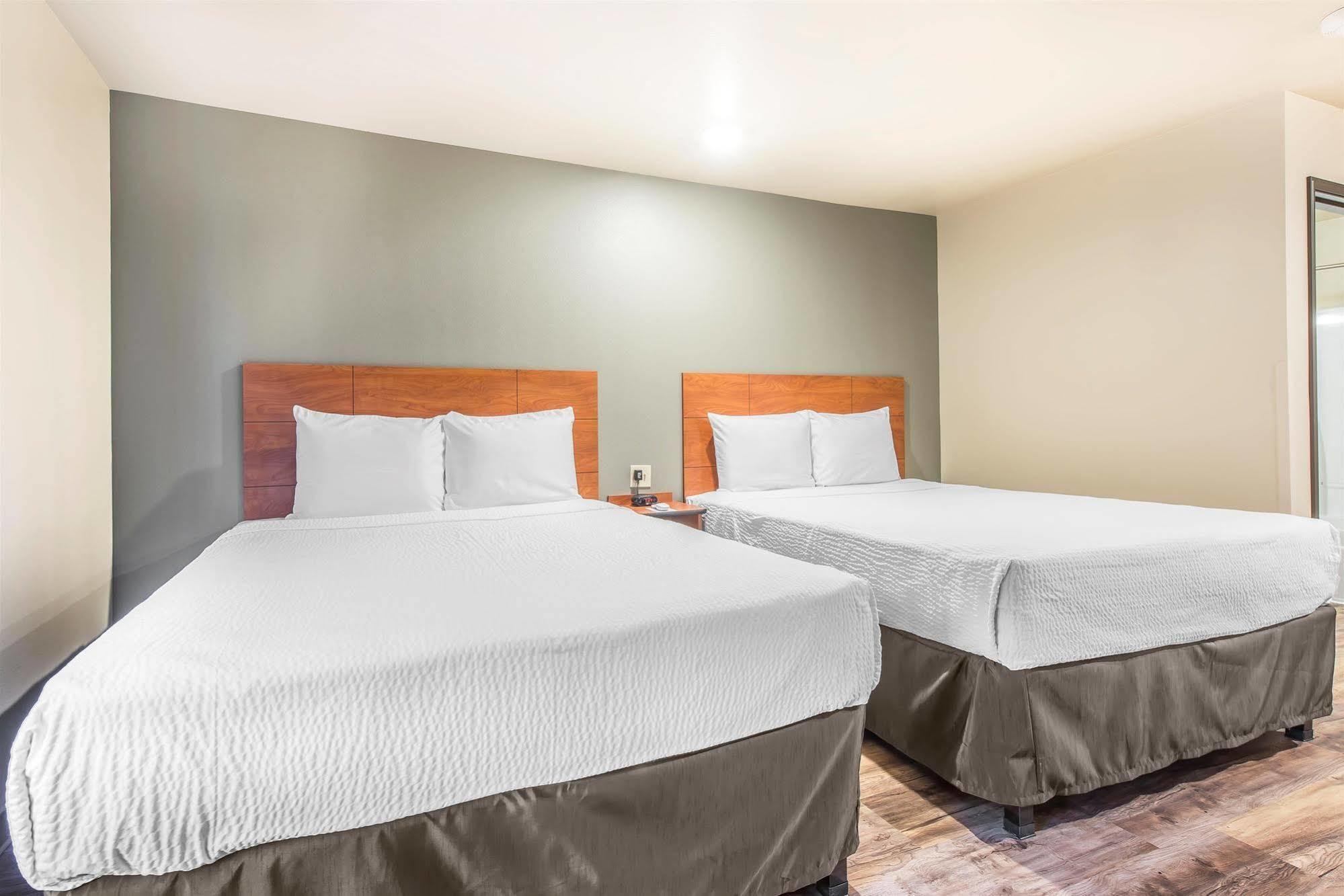 Econo Lodge Burlington Buitenkant foto